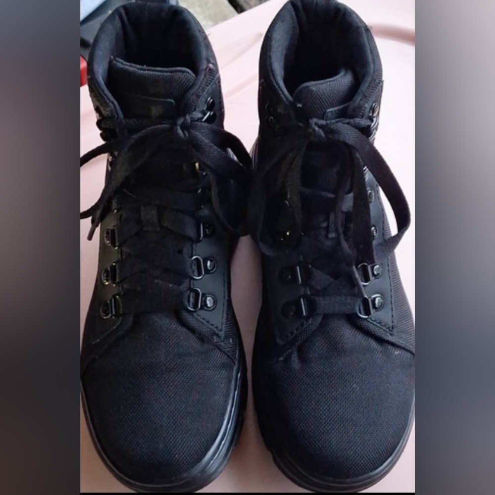 Black Dr. Martins Combs W Lace-up boots 6 L